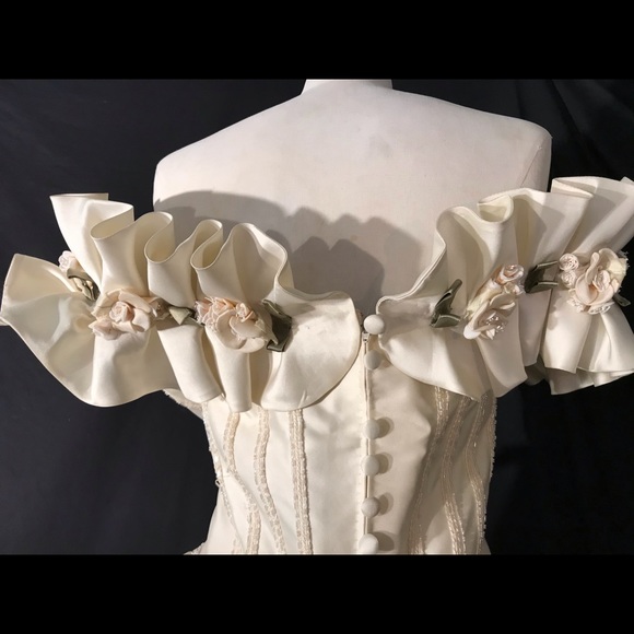 Vintage Ivory Silk Off Shoulder Wedding Dress 12 - Picture 4 of 7